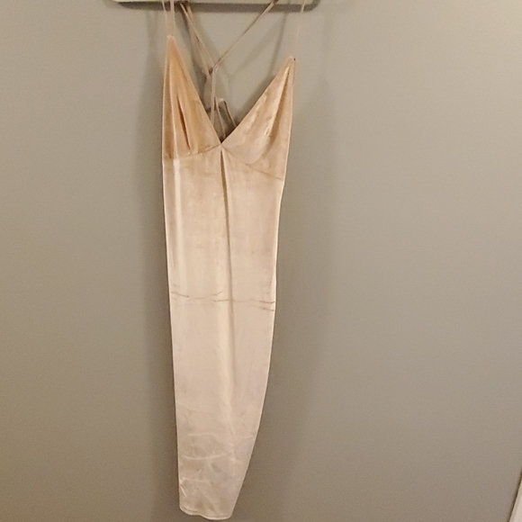 4/25$ Soft cream Large dress with tags on